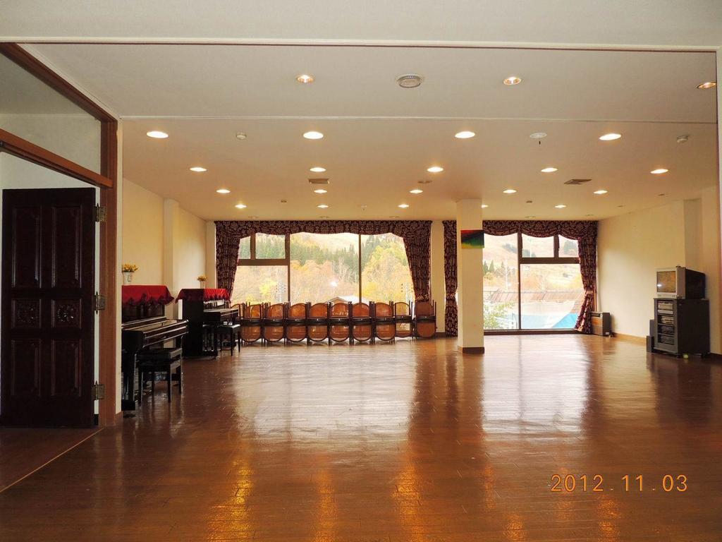 Naeba Lodge Oka Yuzawa  Ngoại thất bức ảnh